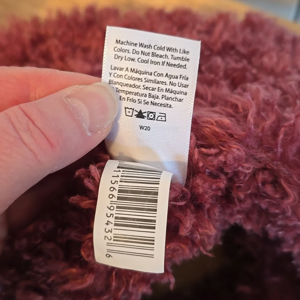 NWOT Women's neck warmer - Picture 6 of 6